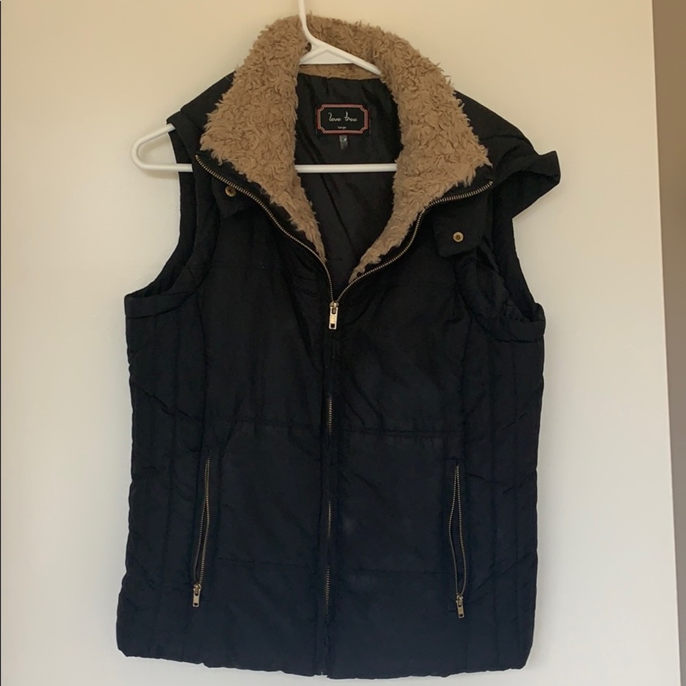 Love tree black vest with brown fur